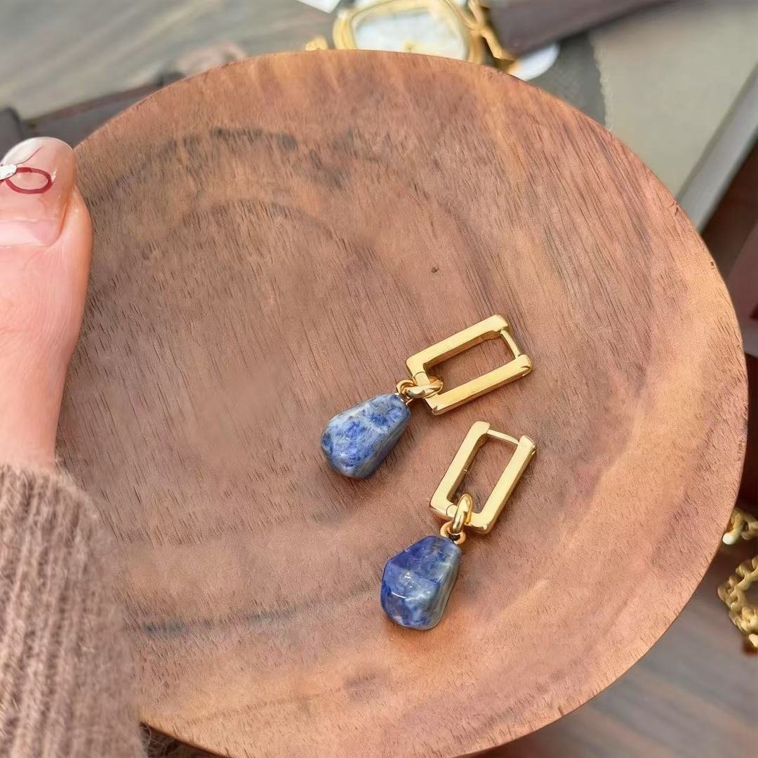 Irregular lapis lazuli simple and elegant earrings